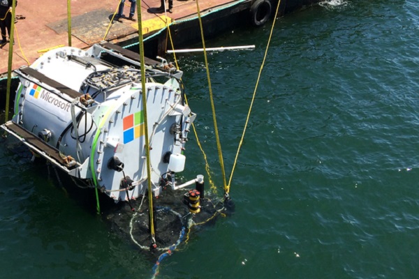 Microsoft Uji Coba Data Center di Dasar Laut
